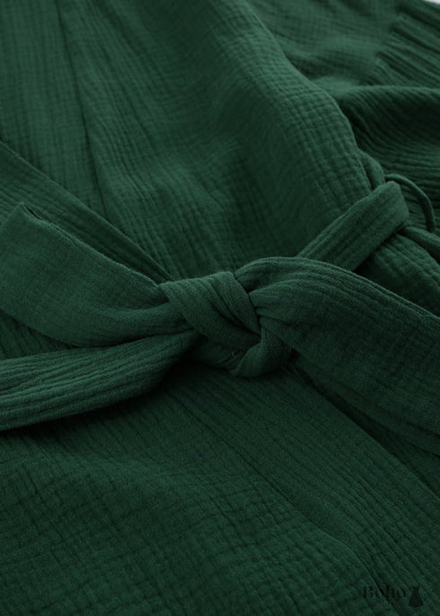 Conjunto de pijama bohemio de Emily Cotton en azul y azul marino.